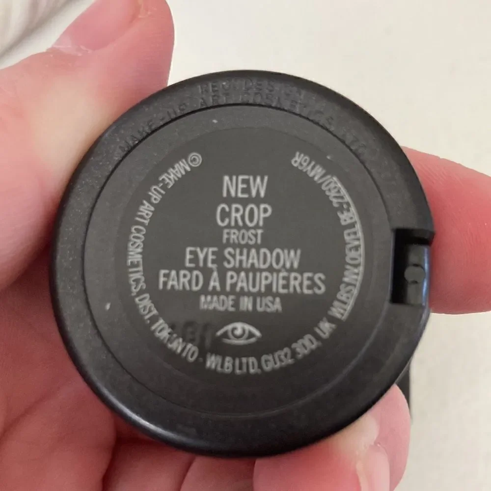 1 LEFT! Mac Eye Shadow New Crop Frost